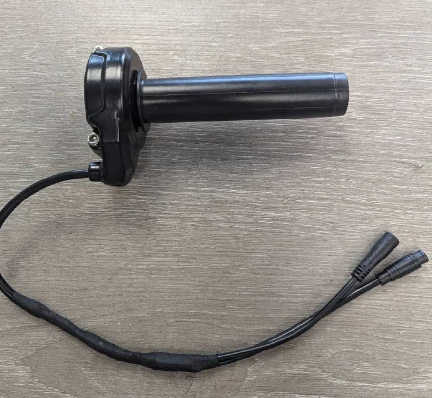 Full twist surron throttle and volt meter for 60v mototec plug and play