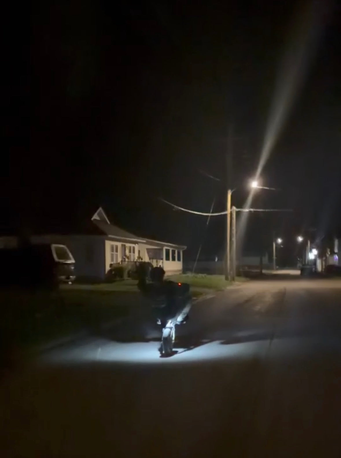 Universal battery powered rocklight